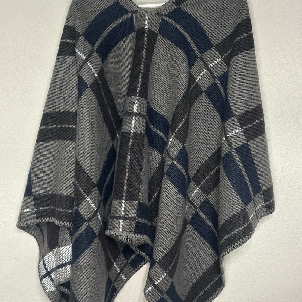 Banana Republic plaid wool poncho - Picture 5 of 5